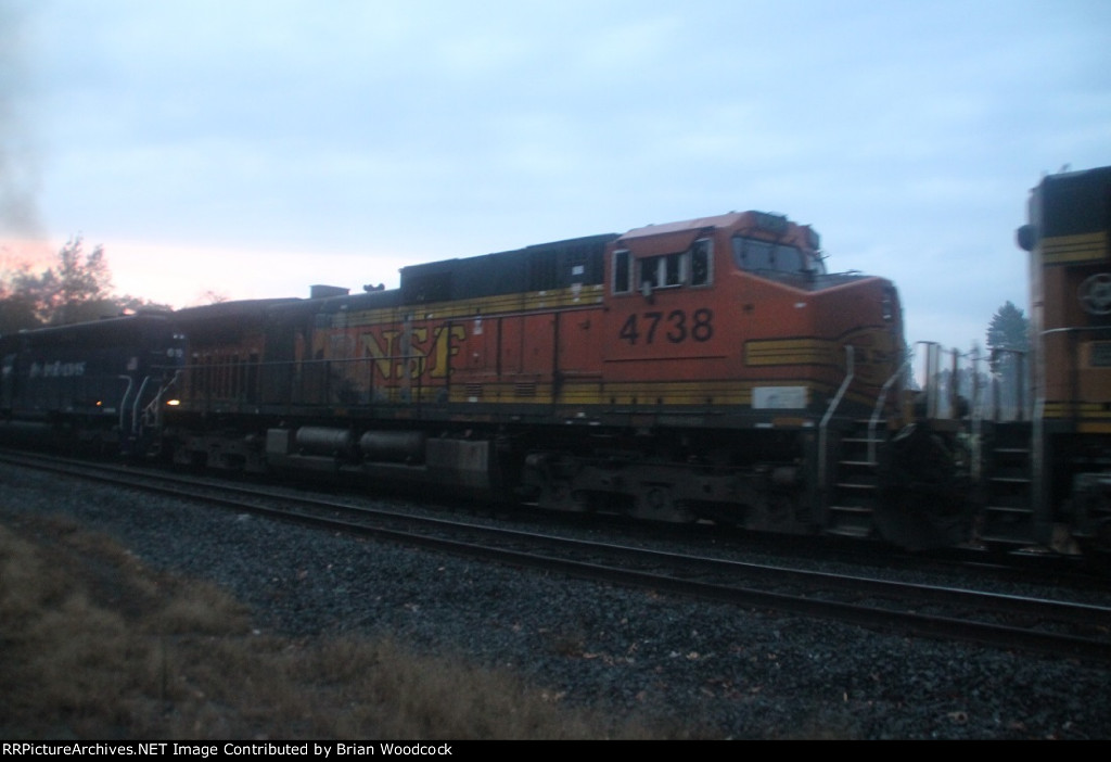 BNSF 4738